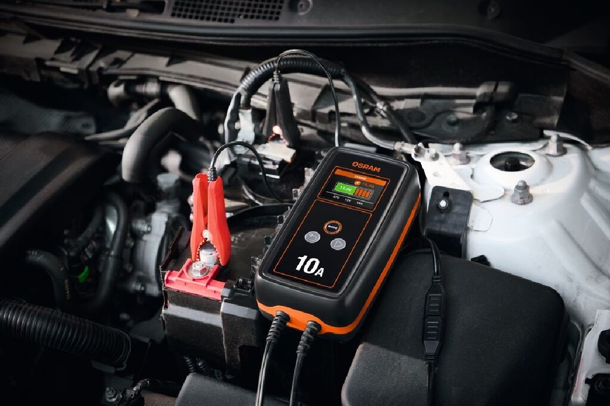 Osram Batterieladeger�t 10A/12-24V