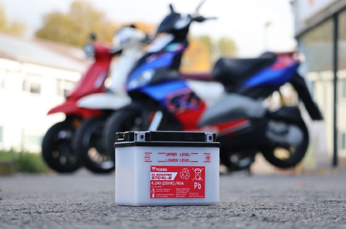 Scooter Conventional 12V/4Ah/45A LxBxH: 121 // 71 // 93 // S:0